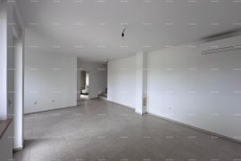 Stan Prodajemo stan u novoj zgradi!, Ližnjan, Daire