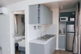 POSLOVNA PRILIKA - POSLOVANJE SA 5 MOBILNIH KUĆICA, Crikvenica, Commercial property