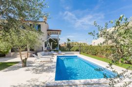 Istra, Umag - prelijepa kuća u nizu sa privatnim bazenom, TOP lokacija, Umag, Famiglia