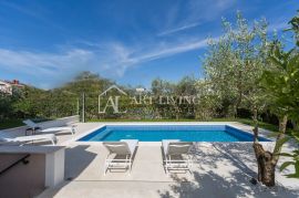 Istra, Umag - prelijepa kuća u nizu sa privatnim bazenom, TOP lokacija, Umag, Дом