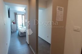 Atraktivna ponuda - Hotel s restoranom, prvi red do mora, Trogir, Ev