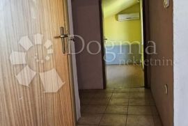 Komforna Mala Kuća od 110m², Pula, Casa