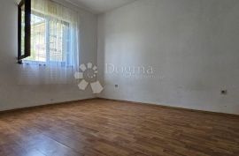 Komforna Mala Kuća od 110m², Pula, Дом