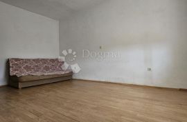 Komforna Mala Kuća od 110m², Pula, House