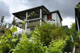 Kuća u prirodi s pogledom  na odličnoj lokaciji, Gornji Kneginec, Ev