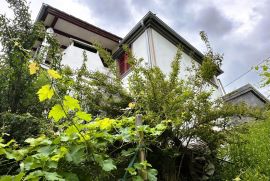 Kuća u prirodi s pogledom  na odličnoj lokaciji, Gornji Kneginec, Дом