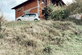 Vrbovsko, nedovršena kuća sa okućnicom, Vrbovsko, Maison