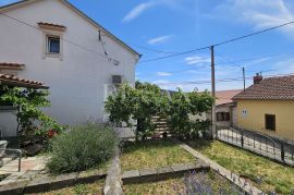 Primorska kamena kuća Hreljin, Bakar, House