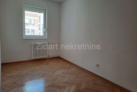 Odličan troiposoban stan, renoviran, Vračar, Appartement