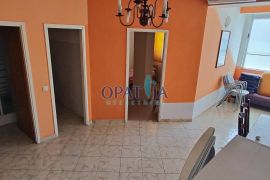 Vodice, Stan u prizemlju, 200m do mora, Vodice, Apartamento