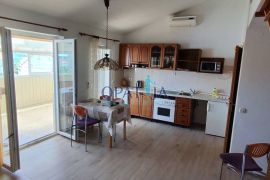 Vodice, Stan na drugom katu, 200m do mora, Vodice, Apartamento