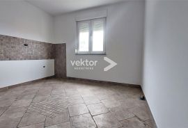 Drenova, obiteljski stan s balkonom, dvoetažni, Rijeka, Appartement