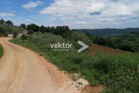 Zemljište s pogledom na Motovun, Karojba, Land