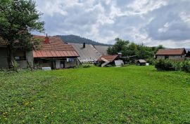 Ravna Gora, kuća za uređenje s 3.700m2 okućnice, Ravna Gora, Kuća