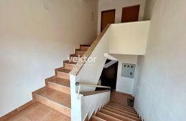 Malinska, okolica, stan s okućnicom i 44m2 dodatnog prostora, Malinska-Dubašnica, Appartment