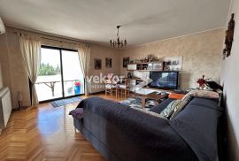 Umag, okolica, stambeno poslovni objekt za investiciju, Umag, House