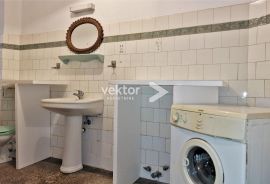 Potok, 4-soban stan s dva balkona, Rijeka, Appartment