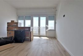 Krnjevo, preuređen stan s tri balkona i pogledom na more, Rijeka, Appartement