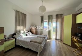 Donji Zamet, etaža 125m2, uređen 3-soban s dnevnim boravkom, Rijeka, Appartement