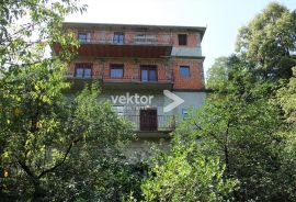 Gornja Drenova, započeta gradnja sa tri stambene jedinice, Rijeka, House