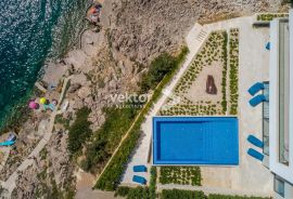 Moderna vila prvi red uz more sa pogledom na otok Pag, Karlobag, Ev
