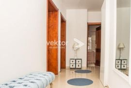 Crikvenica, kuća sa pet uređenih apartmana, Crikvenica, Σπίτι