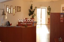 Novalja, hotel s uhodanim poslom, Novalja, Propiedad comercial