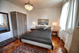 Kuća, Ičići, 260m2 adaptirana kamena vila s bazenom, Opatija - Okolica, Haus