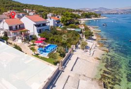 SLATINE - ČIOVO, 1. red do mora, kuća na tri etaže, Trogir, Casa