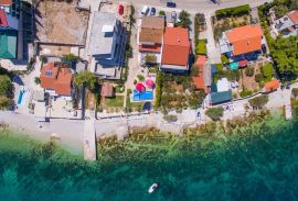 SLATINE - ČIOVO, 1. red do mora, kuća na tri etaže, Trogir, House