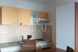 Prodaja garsonijere u zgradi novije gradnje u  Opatiji 21 m2, Opatija, Daire