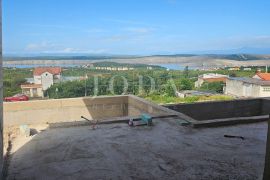 Jadranovo, dvojna kuća s bazenom u roh bau, Crikvenica, بيت