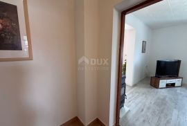 ZADAR, ZATON - Prostrana kuća s 3 apartmana u blizini mora, Nin, Casa