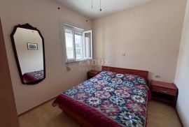 ZADAR, ZATON - Prostrana kuća s 3 apartmana u blizini mora, Nin, Casa