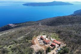 MOŠĆENICE - OKOLICA, vila sa bazenom na zemljištu od 8097 m2, Mošćenička Draga, House