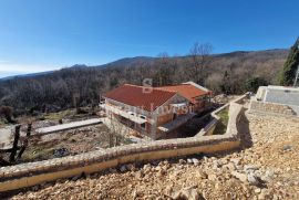 MOŠĆENICE - OKOLICA, vila sa bazenom na zemljištu od 8097 m2, Mošćenička Draga, House