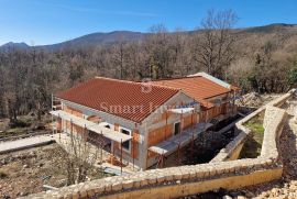 MOŠĆENICE - OKOLICA, vila sa bazenom na zemljištu od 8097 m2, Mošćenička Draga, Famiglia