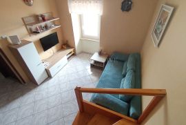 BAŠKA-OTOK KRK!!!APARTMAN 50 M2 1. RED DO MORA!!!PRILIKA!!!, Baška, Famiglia