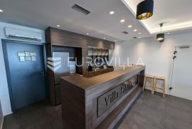 Omiš, MIMICE, poslovni prostor - atraktivan caffe bar NKP 120 m2, Omiš, Propiedad comercial