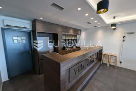 Omiš, MIMICE, poslovni prostor - atraktivan caffe bar NKP 120 m2, Omiš, Коммерческая недвижимость