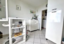 Donja Vežica, uredan 1-soban s pogledom na more, Rijeka, Apartamento