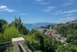 OPATIJA, IČIĆI – jedinstvena etaža u mediteranskoj kući novije gradnje s prekrasnim pogledom na more, Opatija - Okolica, Apartamento