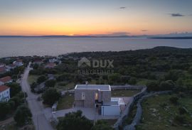 OTOK PAG, LUN - jedinstvena vila s bazenom na predivnoj lokaciji, Novalja, Famiglia