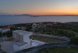 OTOK PAG, LUN - jedinstvena vila s bazenom na predivnoj lokaciji, Novalja, Haus