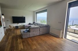 OPATIJA, BREGI - samostojeća kuća 180m2 s panoramskim pogledom na more + okućnica 600m2, Matulji, Famiglia