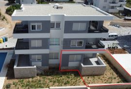 PRODAJA apartman Novalja 72,75 m2, prodaja, 350m od mora, vrt, bazen, Novalja, شقة