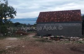 Brač Donji Humac 10630 m2 sa objektom, Nerežišća, Terreno