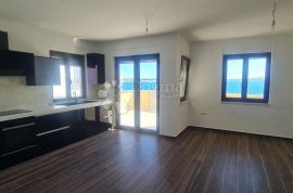 LUKSUZAN APARTMAN PORED MORA U POVLJANI, Povljana, Διαμέρισμα