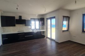 LUKSUZAN APARTMAN PORED MORA U POVLJANI, Povljana, Appartment