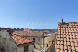 ŠIBENIK-KAMENA KUĆA U ŠIREM CENTRU GRADA, Šibenik, House